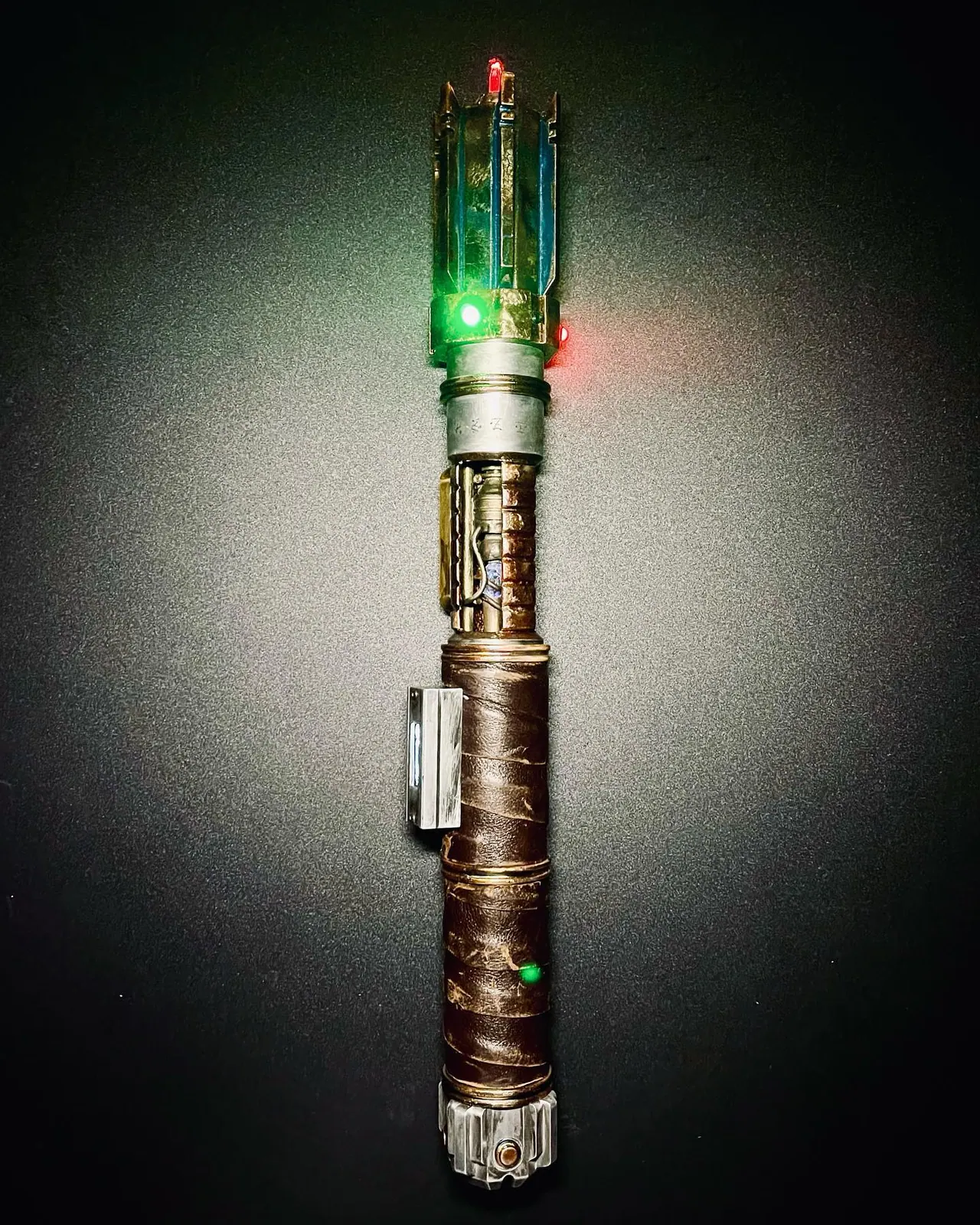 Qui Videt Omnia Lightsaber